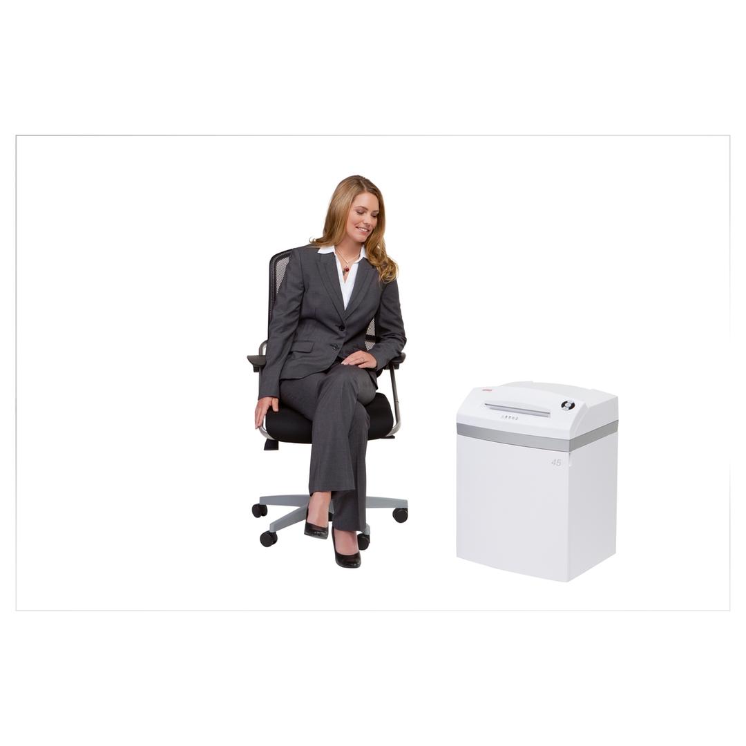 Destructeur de documents confidentiels P4 Coupe croisée 45 CP4 3,8 x 30 mm INTIMUS — Comparateur taille humaine