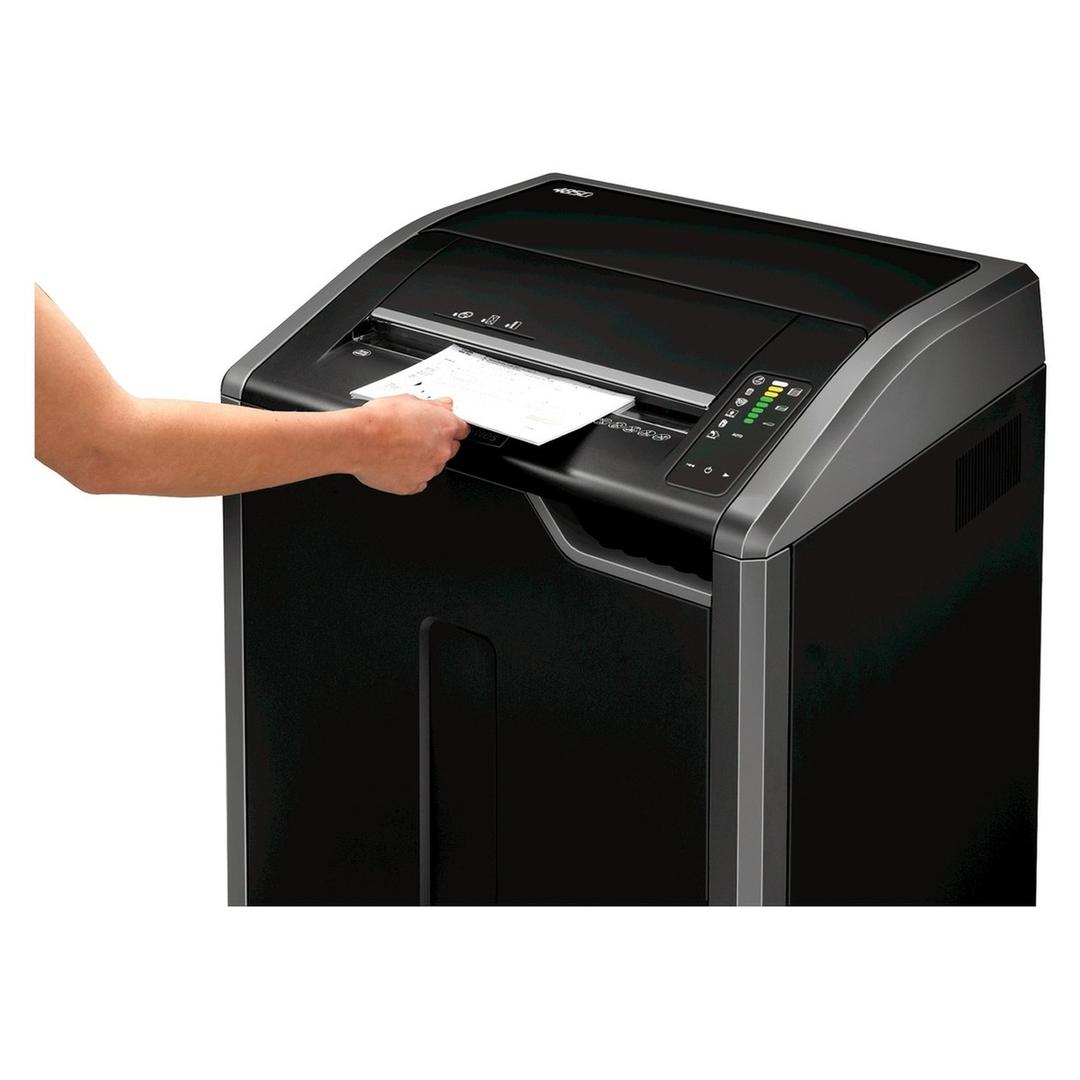 Destructeur de documents confidentiels P4 Coupe croisée Powershred 485Ci 4 x 30 mm avec huileur automatique FELLOWES — Insertion papier