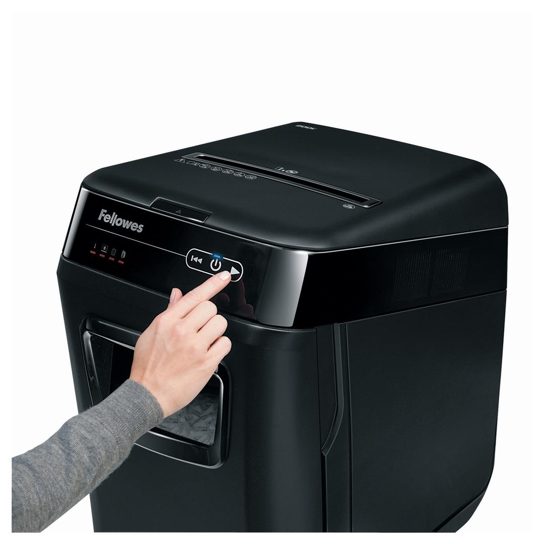 Destructeur de documents confidentiels P4 Coupe croisée Insertion papier automatique AutoMax 200C 4 x 38 mm avec insertion papier automatique FELLOWES — Bouton power