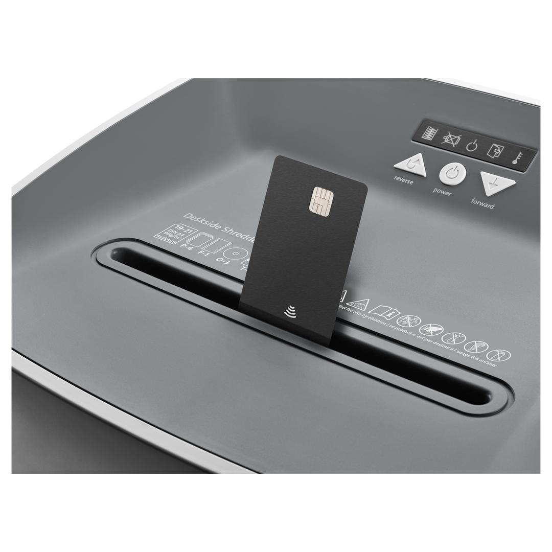 Destructeur de documents confidentiels P4 Coupe croisée Deskside 404P 4 x 35 mm DAHLE — Insertion carte de crédit