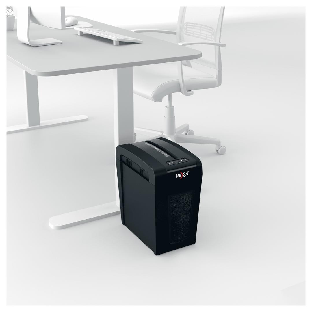 Destructeur de documents confidentiels P4 Coupe croisée Secure X10-SL 4 x 40 mm REXEL — Comparaison taille réelle