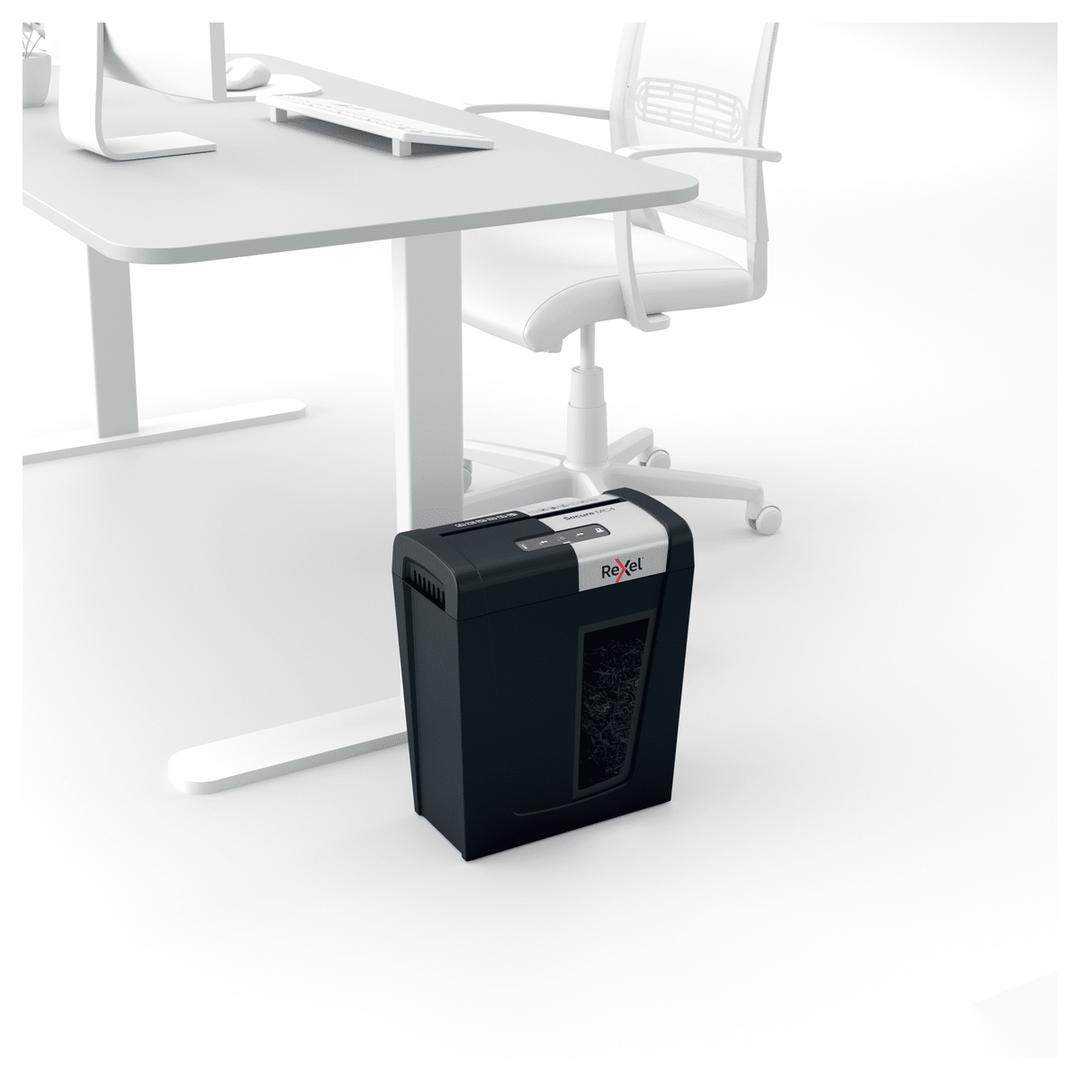 Destructeur de documents très confidentiels P5 Coupe croisée Secure MC4 2 x 15 mm REXEL — Comparaison taille réelle