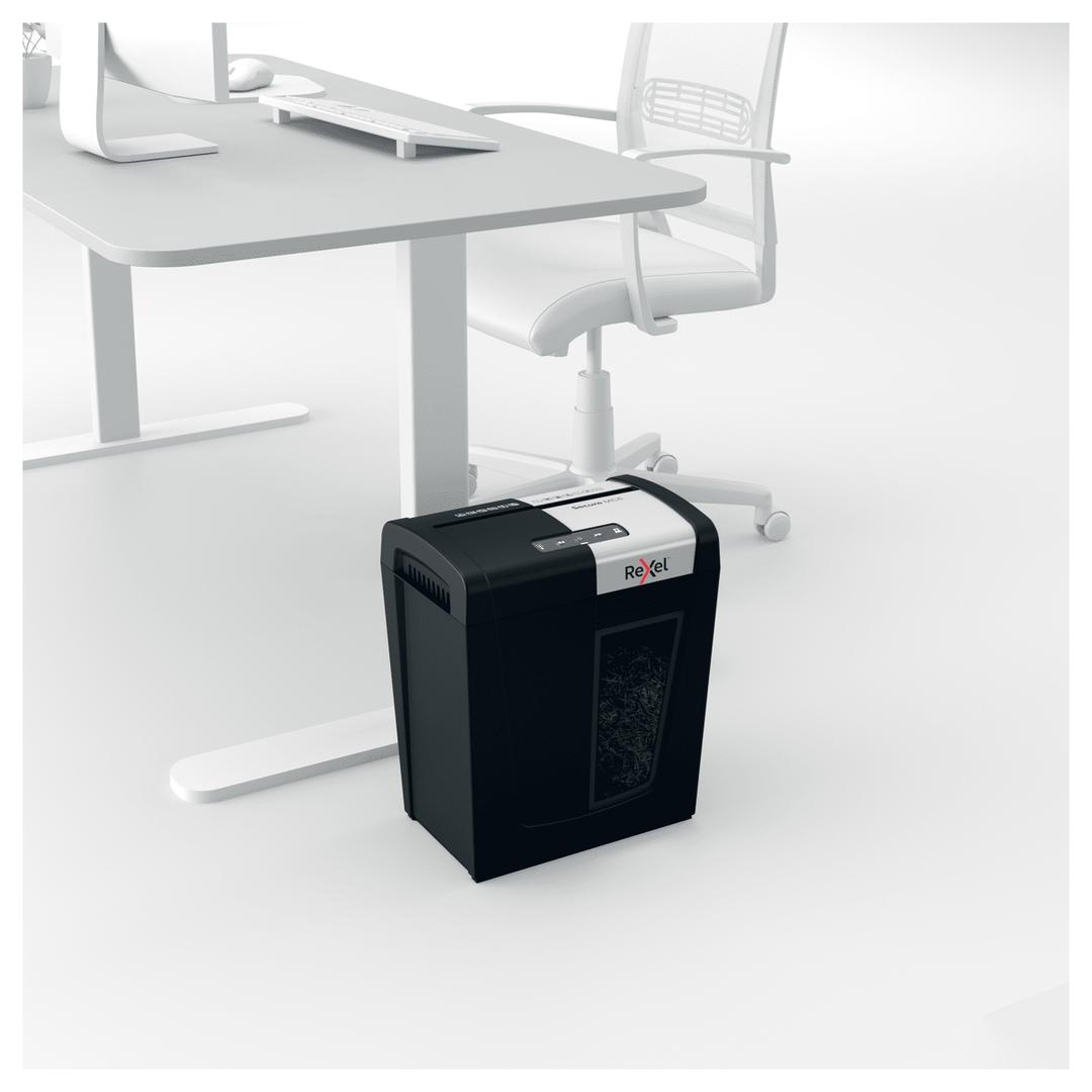 Destructeur de documents très confidentiels P5 Coupe croisée Secure MC6 2 x 15 mm REXEL — Comparaison taille réelle