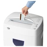 Destructeur de documents très confidentiels P5 Coupe croisée 2500 CP5 2 x 12 mm INTIMUS — Insertion carte plastique