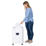 Destructeur de documents confidentiels P4 Coupe croisée 3500 CP4 4 x 28 mm INTIMUS — Comparateur taille humaine