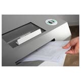 Destructeur de documents confidentiels P4 Coupe croisée 115 OmniShred CP4 3,6 x 43 mm huileur automatique INTIMUS — Insertion papier