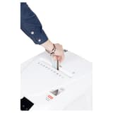 Destructeur de documents confidentiels P4 Coupe croisée AutoShred 180 CP4 4 x 12 mm insertion papier automatique INTIMUS — Insertion carte plastique