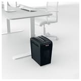 Destructeur de documents confidentiels P4 Coupe croisée Secure X10-SL 4 x 40 mm REXEL — Comparaison taille réelle