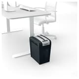 Destructeur de documents très confidentiels P5 Coupe croisée Secure MC6-SL 2 x 15 mm REXEL — Comparaison taille réelle