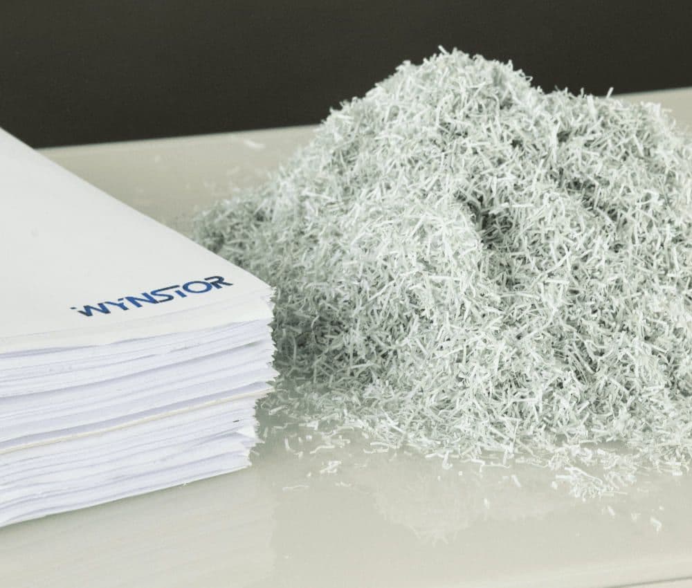 Grâce à une coupe en micro-particules de 10 mm² maximum, les documents sont réduits en fragments particulièrement fins, ce qui rend leur reconstitution extrêmement difficile.