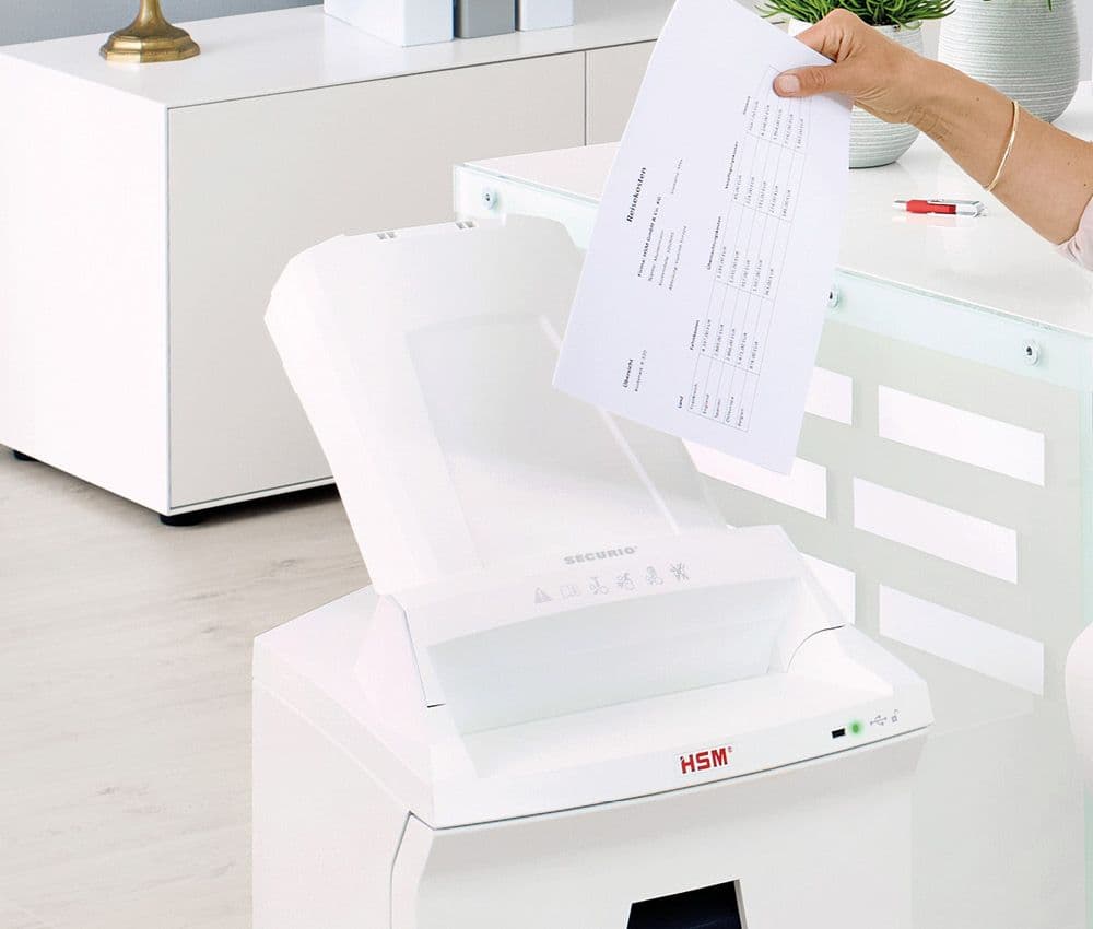 Le destructeur AF350 Securio 1,9 × 15 mm HSM s'arrête automatiquement lorsque la corbeille.